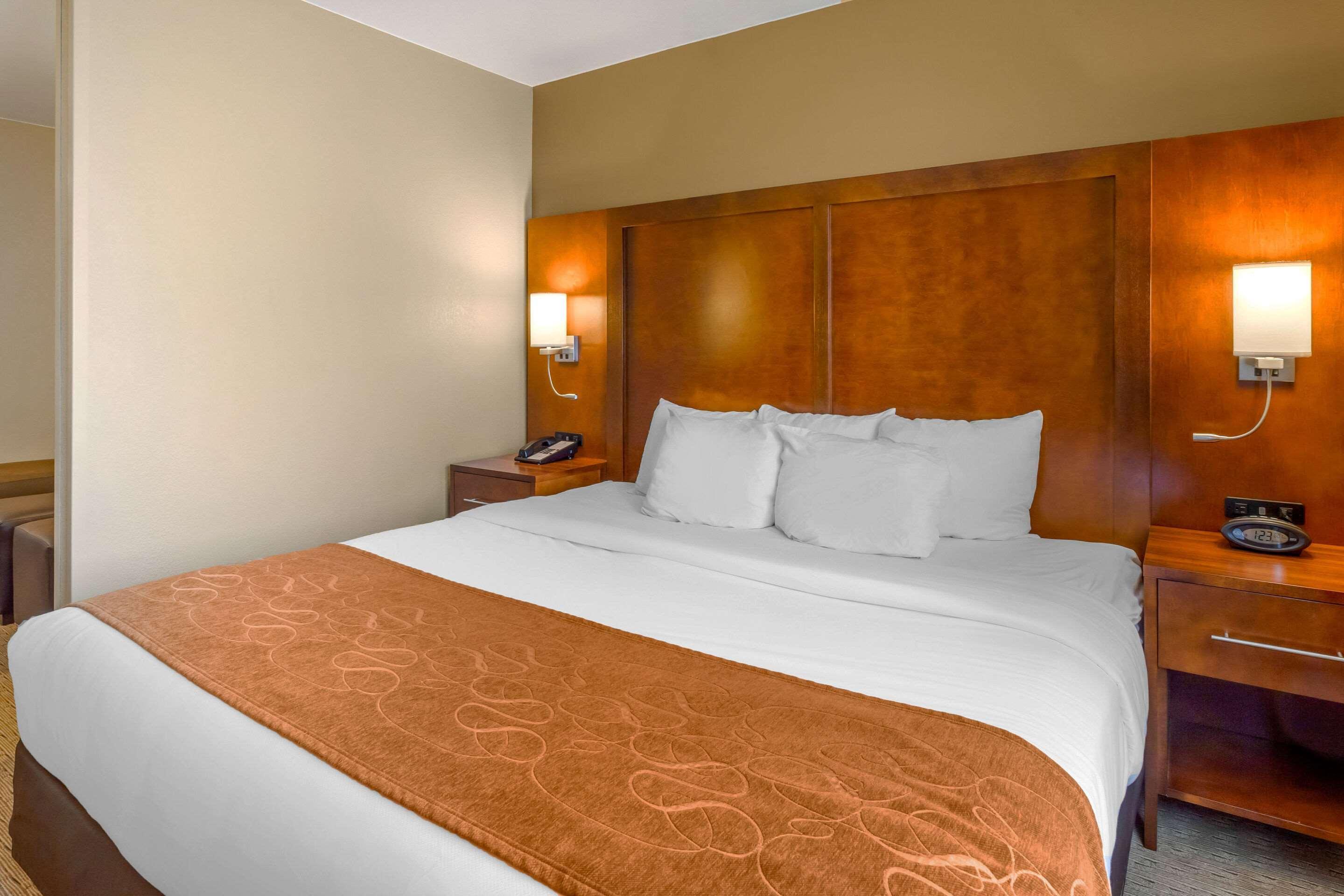 Comfort Suites Берлінгтон Екстер'єр фото
