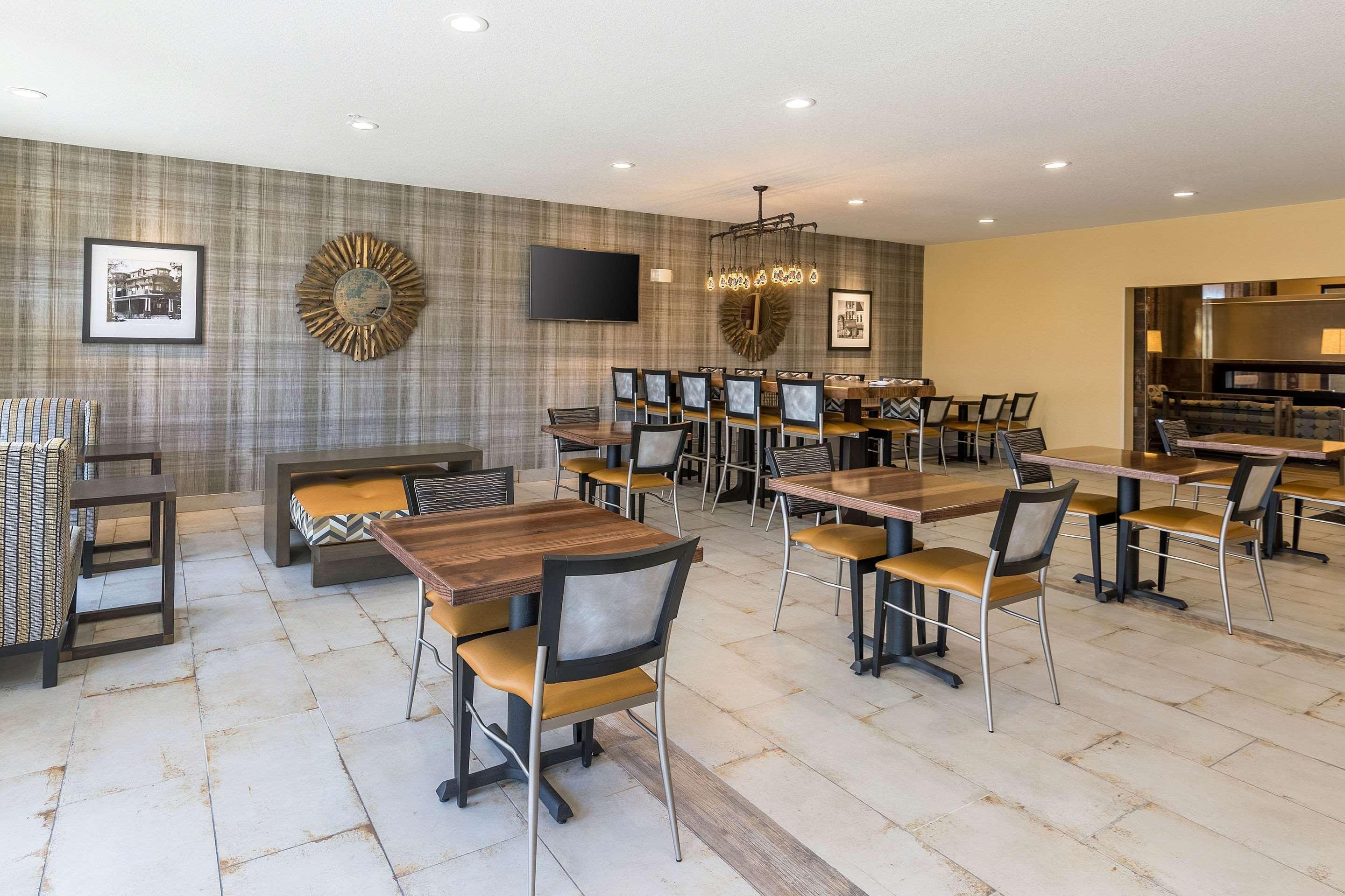 Comfort Suites Берлінгтон Екстер'єр фото