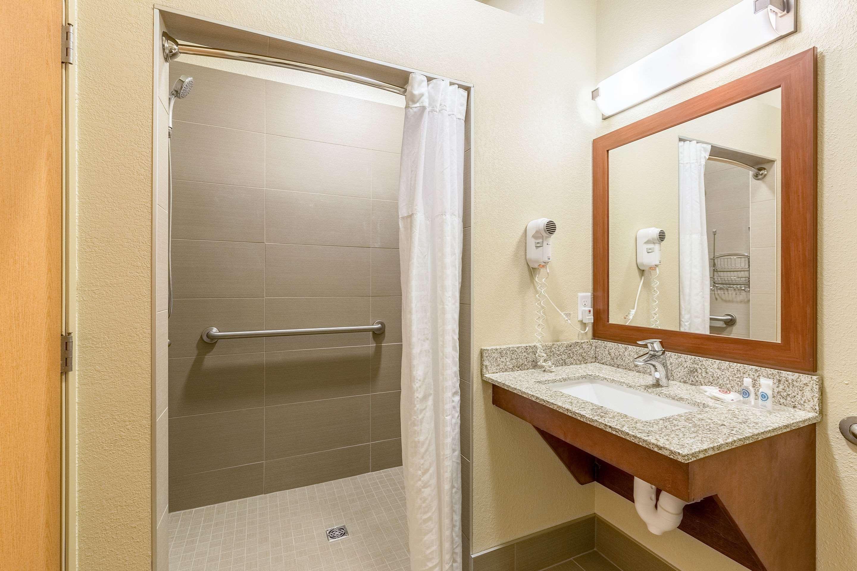 Comfort Suites Берлінгтон Екстер'єр фото