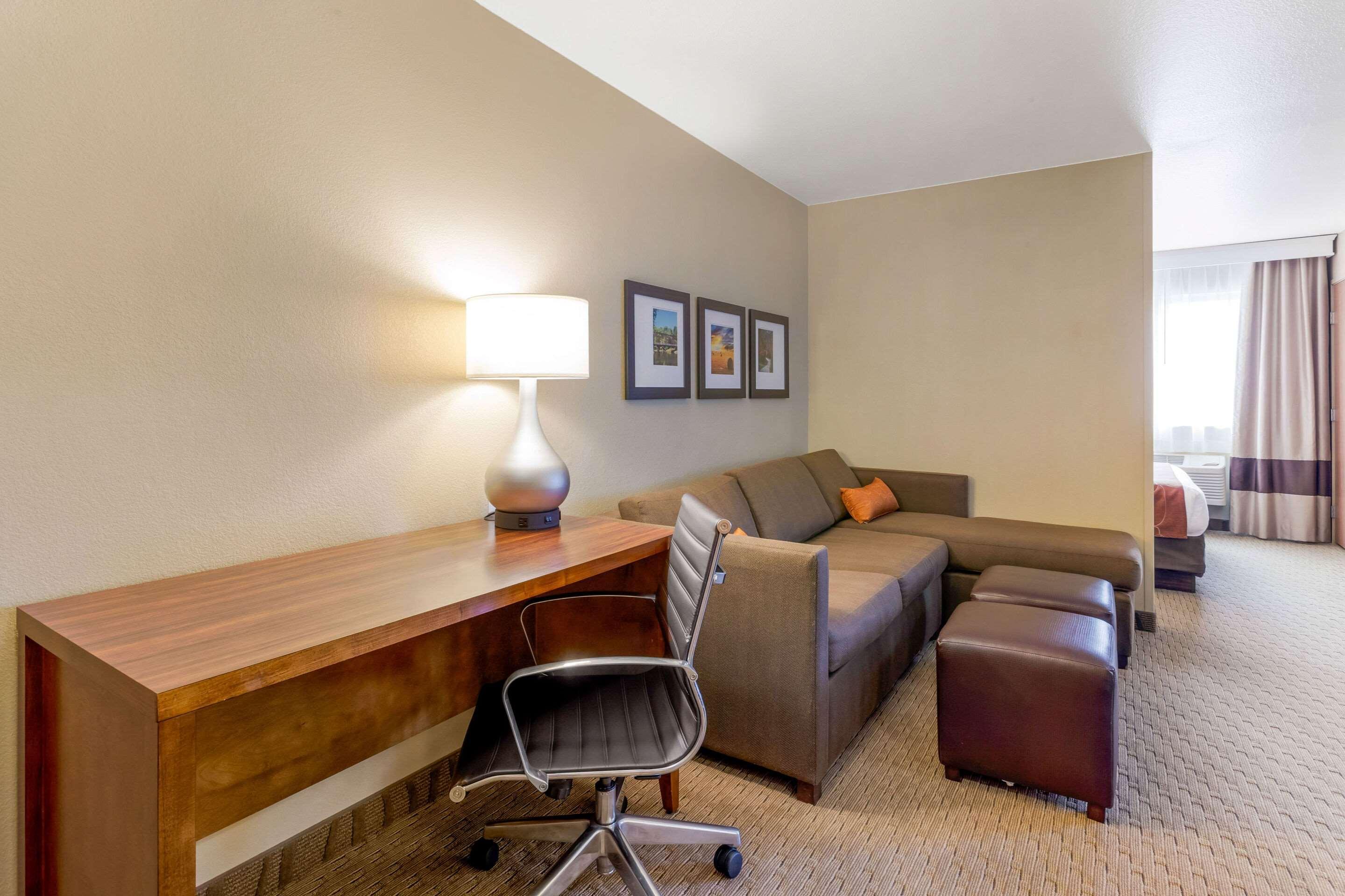 Comfort Suites Берлінгтон Екстер'єр фото